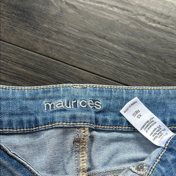 Distressed Jeans - Picture 2 of 3